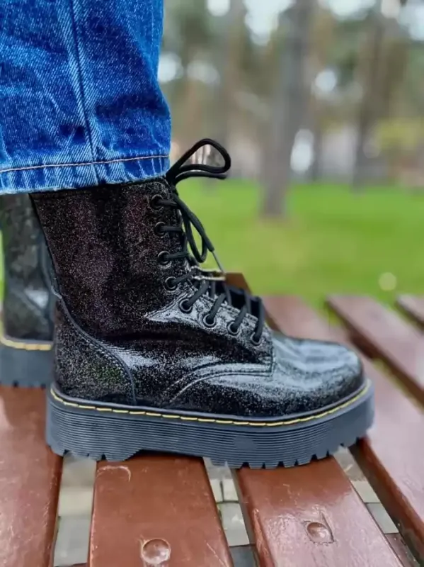 Dr. Martens Jadon Galaxy v1