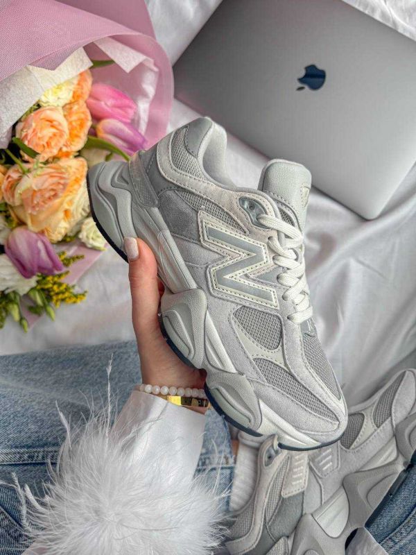 New Balance 9060 Light Grey